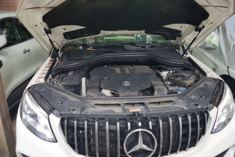 Used Mercedes-Benz GLE 2016 GLE 320 4MATIC Luxury Model Engine Bay