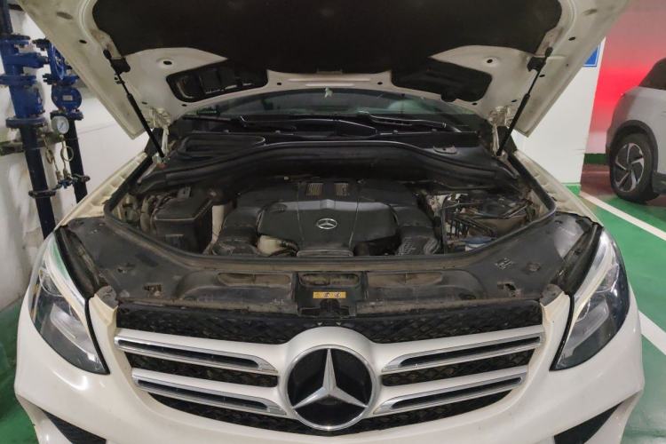 Used Mercedes-Benz GLE 2016 GLE 320 4MATIC Dynamic Edition Engine Bay