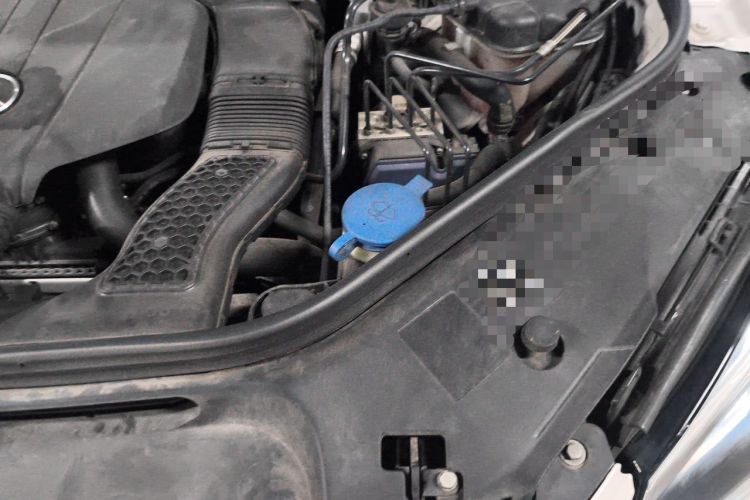 Used Mercedes-Benz GLE  Engine Bay Left