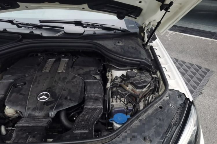 Used Mercedes-Benz GLE 2016 GLE 320 4MATIC Luxury Model Engine Bay Left