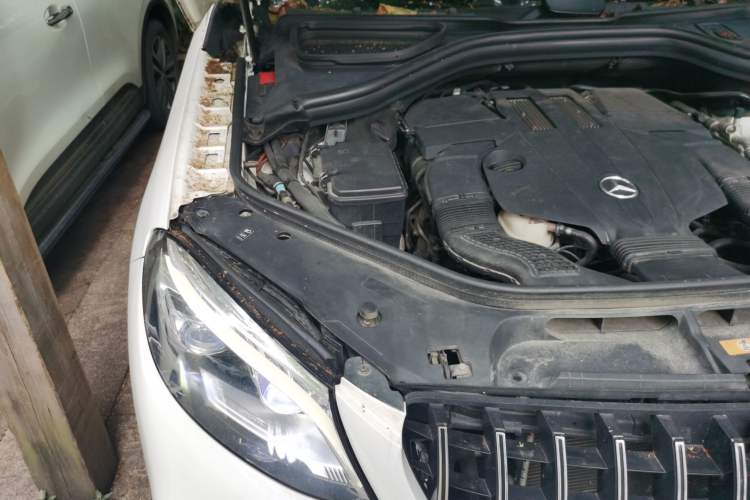 Used Mercedes-Benz GLE 2016 GLE 320 4MATIC Luxury Model Engine Bay Right