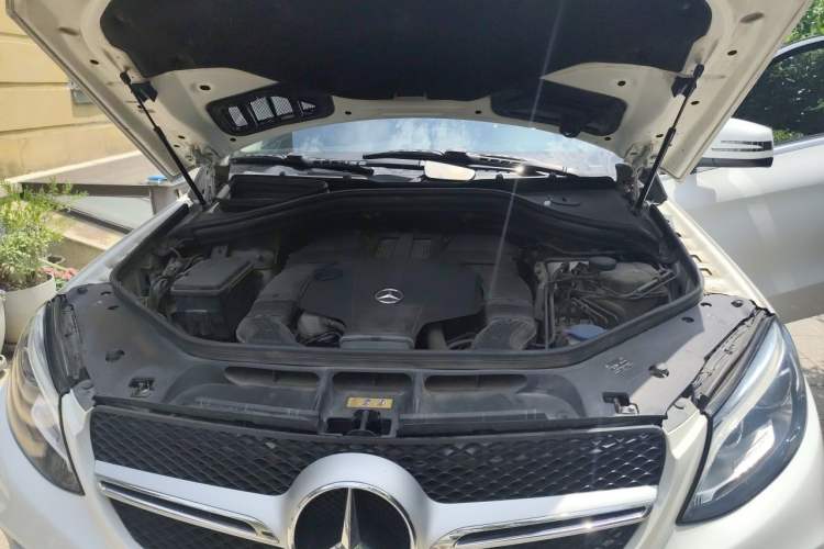 Used Mercedes-Benz GLE 2016 GLE 320 4MATIC Luxury Model Engine Bay
