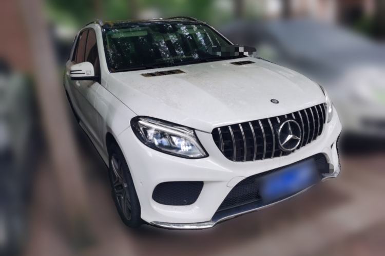 Used Mercedes-Benz GLE 2016 GLE 320 4MATIC Luxury Model Front Right 45 Deg