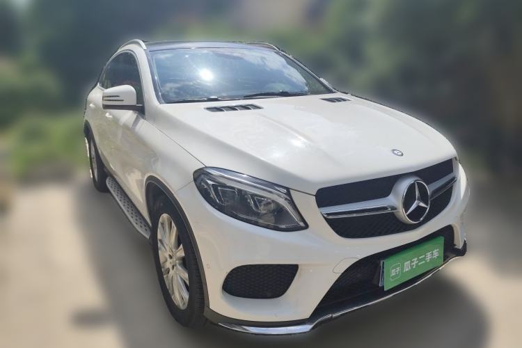 Used Mercedes-Benz GLE 2016 GLE 320 4MATIC Luxury Model Front Right 45 Deg