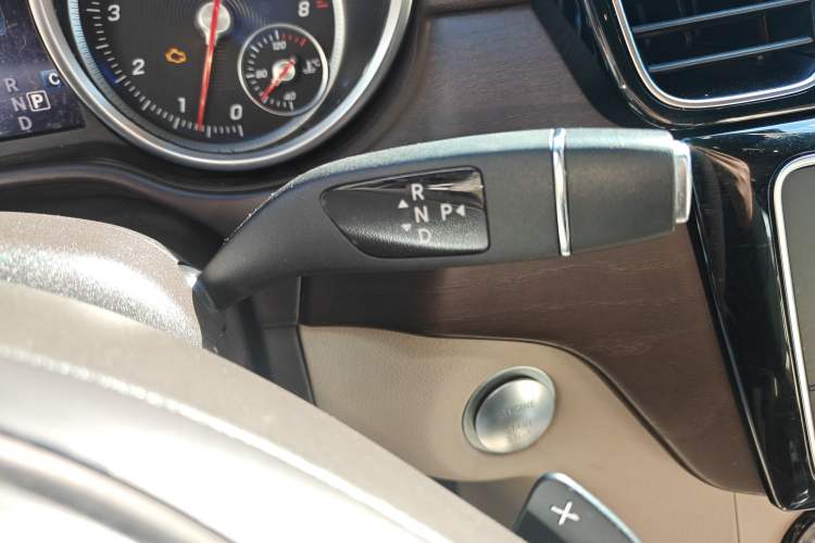 Used Mercedes-Benz GLE 2016 GLE 320 4MATIC Luxury Model Gear Lever