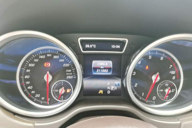 Used Mercedes-Benz GLE 2016 GLE 320 4MATIC Luxury Model Instrument Cluster