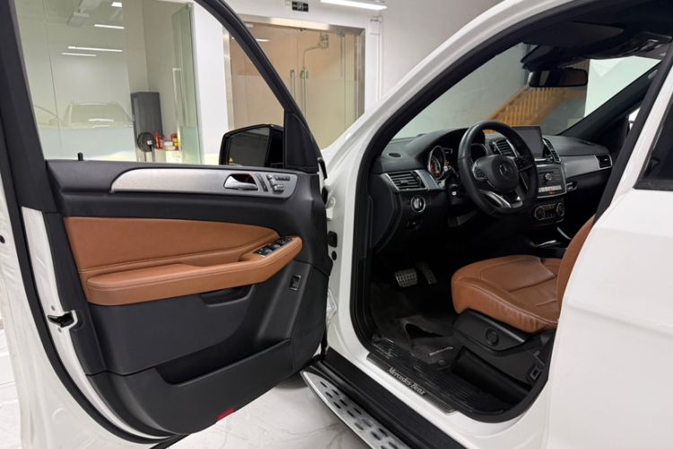 Used Mercedes-Benz GLE 2016 GLE 450 AMG 4MATIC Interior 1