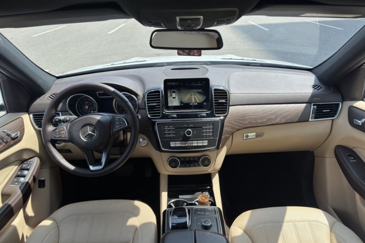 Used Mercedes-Benz GLE 2016 GLE 320 4MATIC Luxury Model Interior 5