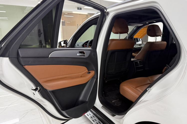 Used Mercedes-Benz GLE 2016 GLE 450 AMG 4MATIC Interior 6