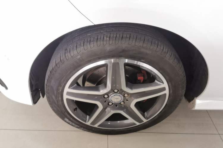 Used Mercedes-Benz GLE 2016 GLE 400 4MATIC Left Front Wheel Hub