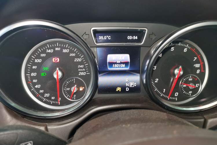 Used Mercedes-Benz GLE 2016 GLE 320 4MATIC Luxury Model Odometer Close Up