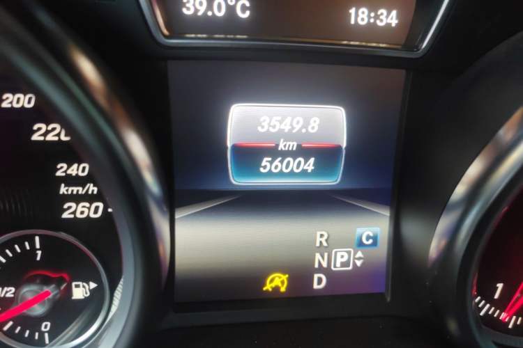 Used Mercedes-Benz GLE 2016 GLE 320 4MATIC Dynamic Edition Odometer Close Up