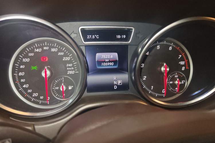 Used Mercedes-Benz GLE 2016 GLE 320 4MATIC Dynamic Edition Odometer Close Up