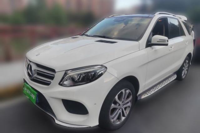 Ojetý Mercedes-Benz GLE 2016 GLE 320 4MATIC Dynamic Edition