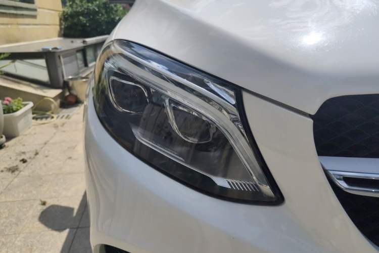 Used Mercedes-Benz GLE 2016 GLE 320 4MATIC Luxury Model Right Front Headlight