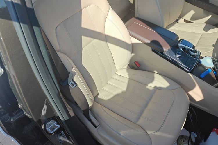 Used Mercedes-Benz GLE 2016 GLE 320 4MATIC Luxury Model Right Front Seat