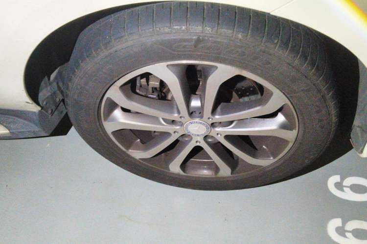 Used Mercedes-Benz GLE 2016 GLE 300 d 4MATIC Right Front Wheel Hub