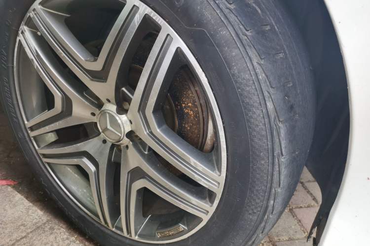 Used Mercedes-Benz GLE 2016 GLE 320 4MATIC Luxury Model Right Front Wheel Hub