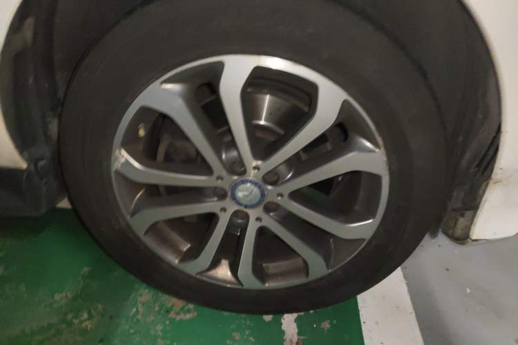 Used Mercedes-Benz GLE 2016 GLE 320 4MATIC Dynamic Edition Right Front Wheel Hub