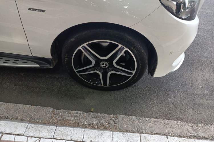 Used Mercedes-Benz GLE 2016 GLE 450 AMG 4MATIC Right Front Wheel Hub