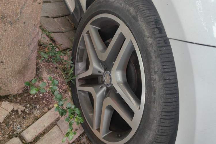 Used Mercedes-Benz GLE 2016 GLE 320 4MATIC Dynamic Edition Right Front Wheel Hub
