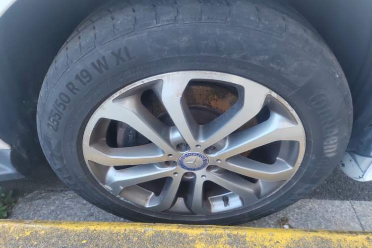 Used Mercedes-Benz GLE 2016 GLE 320 4MATIC Dynamic Edition Right Front Wheel Hub