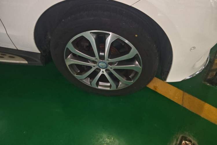Used Mercedes-Benz GLE 2016 GLE 320 4MATIC Dynamic Edition Right Front Wheel Hub