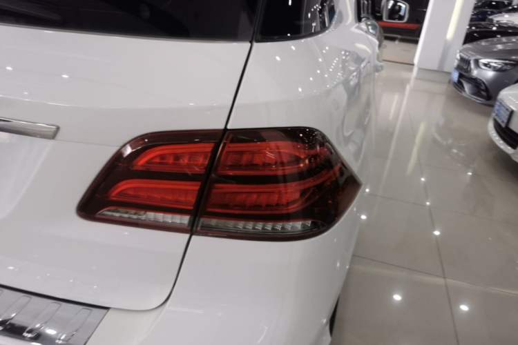 Used Mercedes-Benz GLE 2016 GLE 400 4MATIC Right Rear Taillight