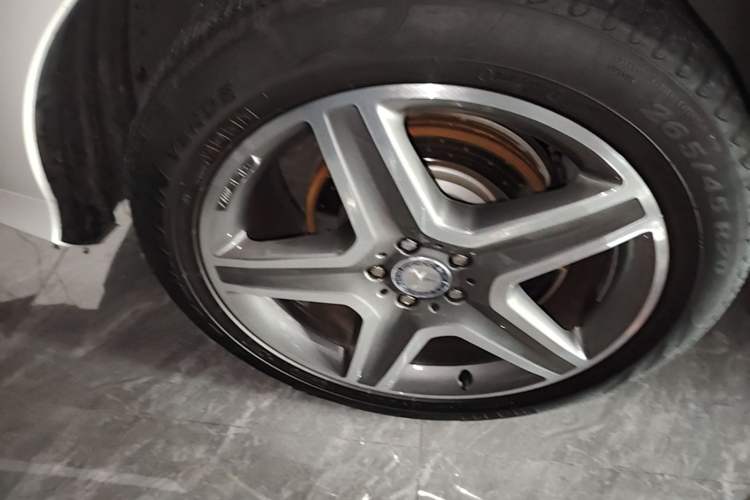 Used Mercedes-Benz GLE 2016 GLE 400 4MATIC Right Rear Wheel Hub