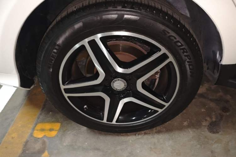 Used Mercedes-Benz GLE 2016 GLE 450 AMG 4MATIC Right Rear Wheel Hub
