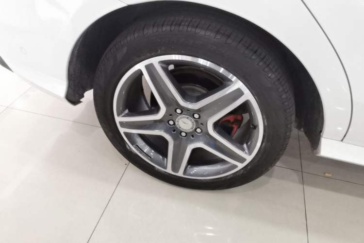 Used Mercedes-Benz GLE 2016 GLE 400 4MATIC Right Rear Wheel Hub