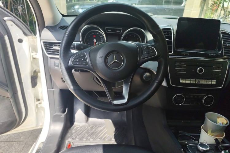 Used Mercedes-Benz GLE 2016 GLE 320 4MATIC Luxury Model Steering Wheel