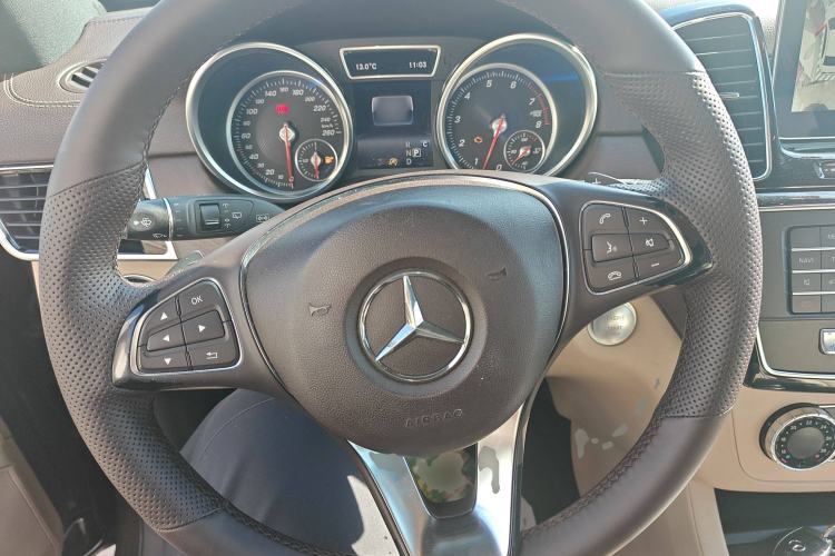 Used Mercedes-Benz GLE 2016 GLE 320 4MATIC Luxury Model Steering Wheel