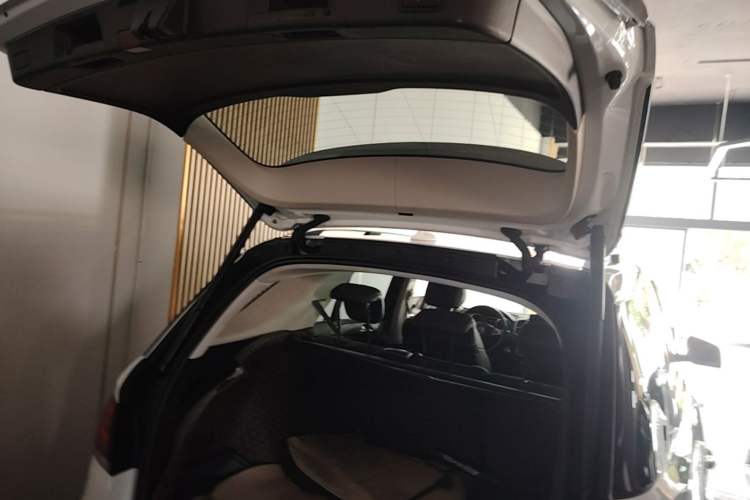 Used Mercedes-Benz GLE 2016 GLE 400 4MATIC Trunk