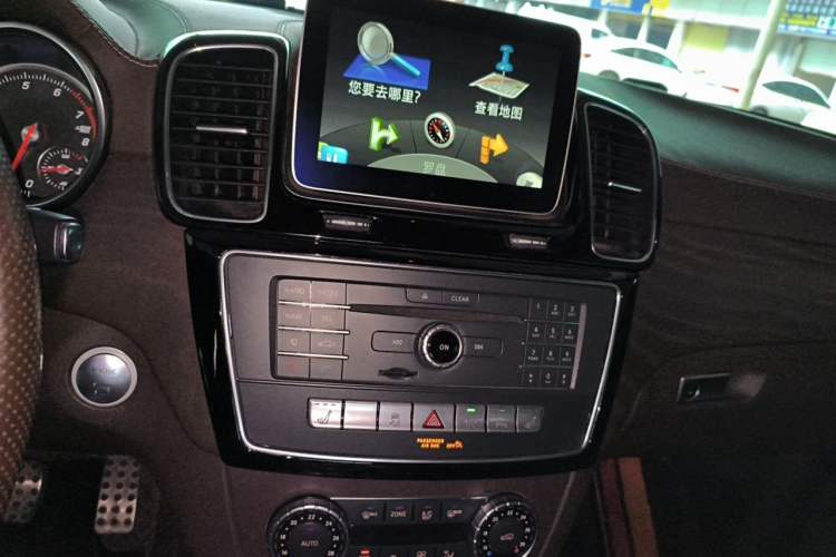 Used Mercedes-Benz GLE 2017 GLE 400 4MATIC Audio And AC Panel