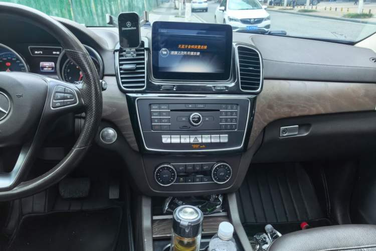 Used Mercedes-Benz GLE 2017 GLE 400 4MATIC Audio And AC Panel
