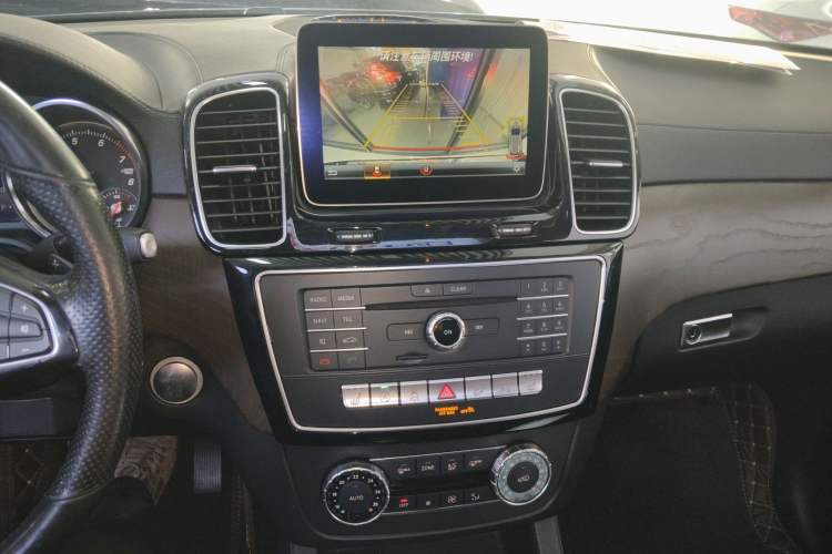 Used Mercedes-Benz GLE 2017 GLE 320 4MATIC Dynamic Model Audio And AC Panel