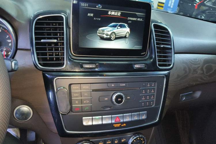 Used Mercedes-Benz GLE 2017 GLE 320 4MATIC Dynamic Model Audio And AC Panel
