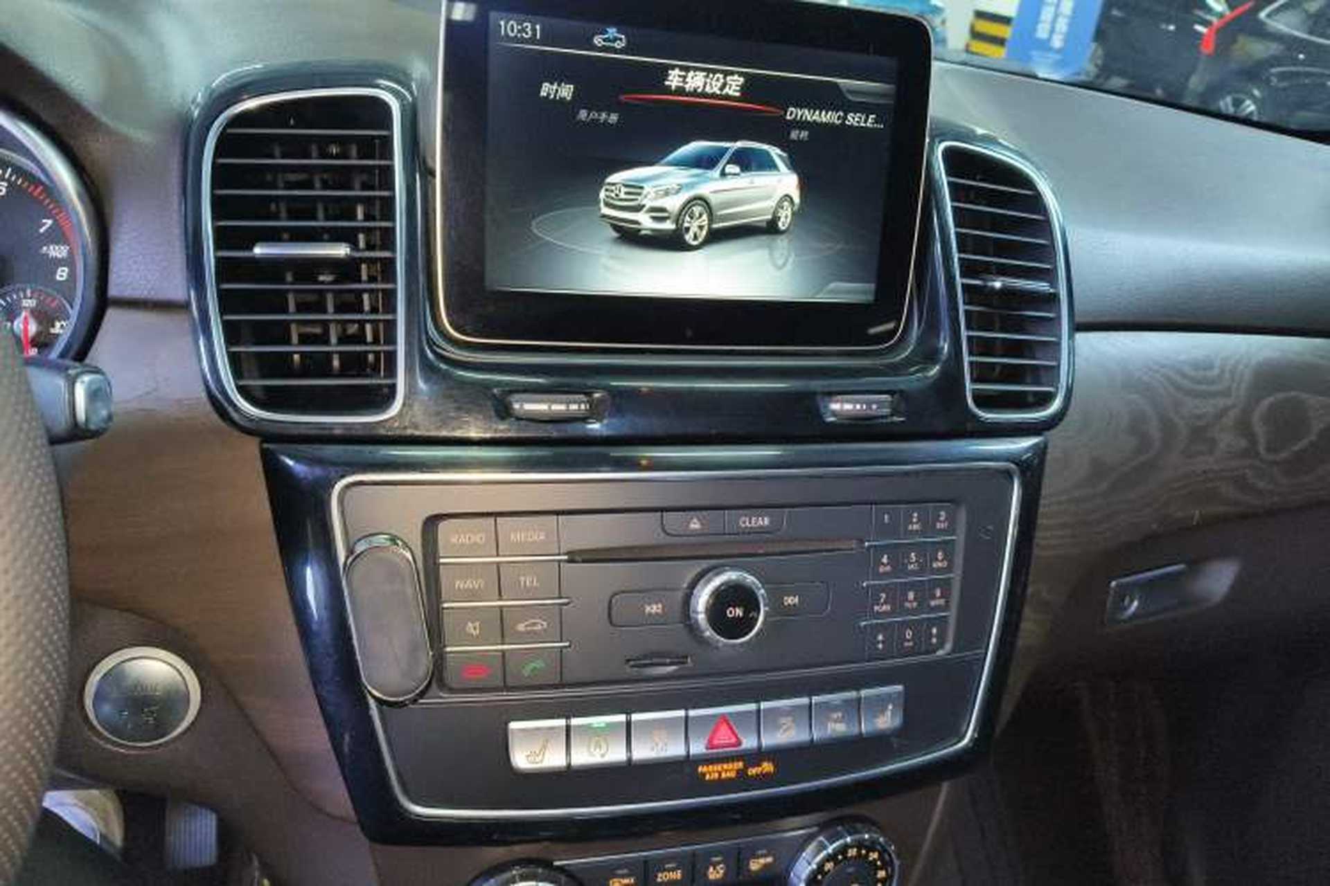 Used Mercedes-Benz GLE 2017 GLE 320 4MATIC Dynamic Model Audio And AC Panel