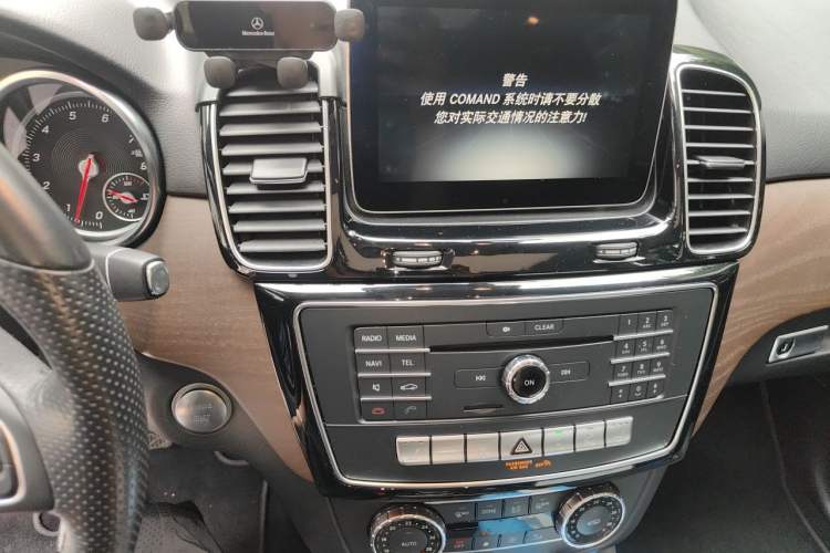 Used Mercedes-Benz GLE 2017 GLE 320 4MATIC Luxury Model Audio And AC Panel