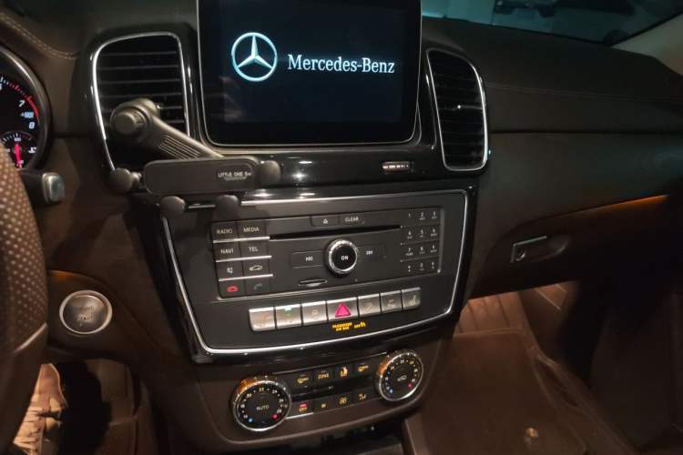 Used Mercedes-Benz GLE 2017 GLE 320 4MATIC Dynamic Model Audio And AC Panel