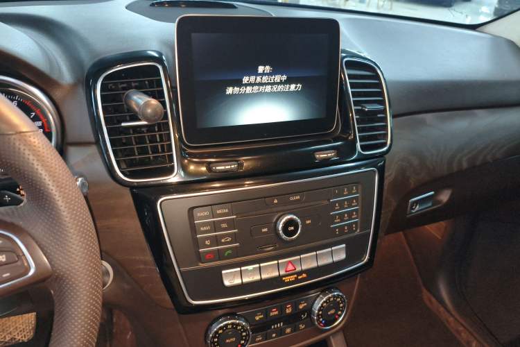 Used Mercedes-Benz GLE 2017 GLE 320 4MATIC Dynamic Model Audio And AC Panel