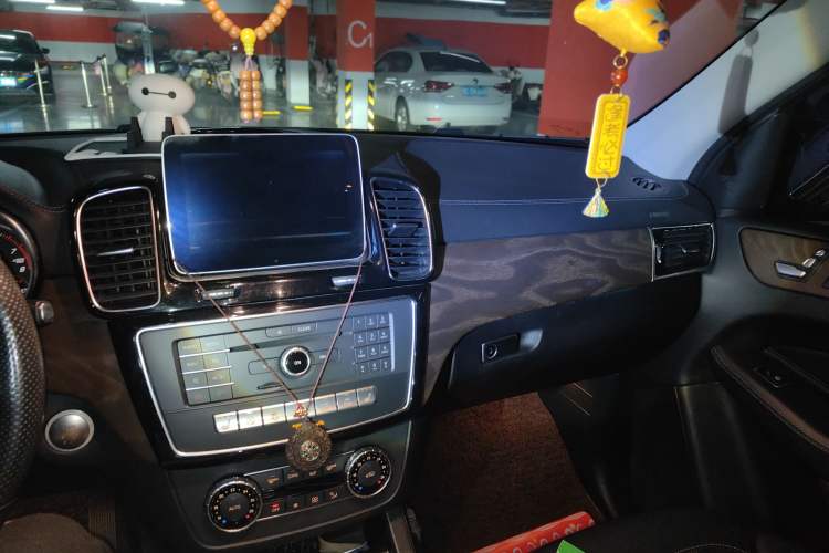 Used Mercedes-Benz GLE 2017 GLE 320 4MATIC Dynamic Model Audio And AC Panel