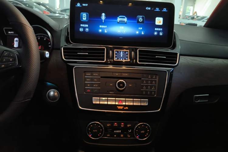 Used Mercedes-Benz GLE 2017 GLE 320 4MATIC Dynamic Model Audio And AC Panel