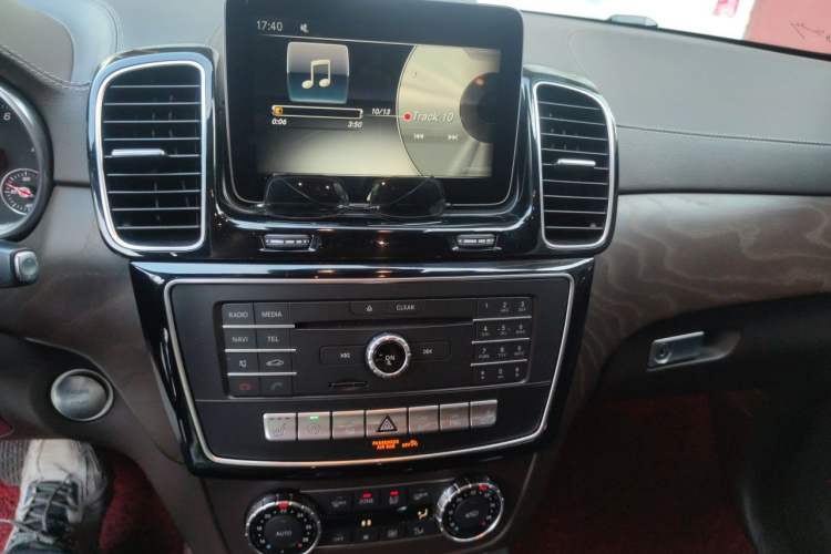 Used Mercedes-Benz GLE 2017 GLE 320 4MATIC Dynamic Model Audio And AC Panel