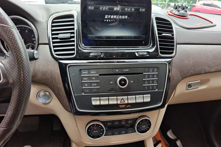 Used Mercedes-Benz GLE 2017 GLE 320 4MATIC Dynamic Model Audio And AC Panel