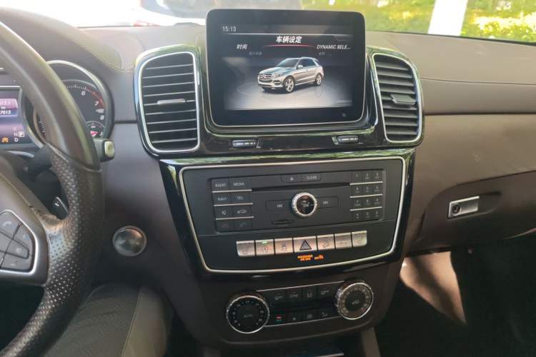 Used Mercedes-Benz GLE 2017 GLE 320 4MATIC Dynamic Model Audio And AC Panel