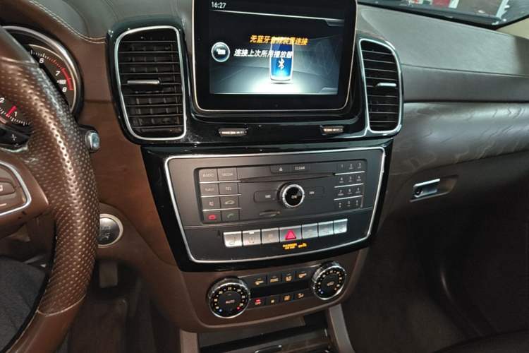 Used Mercedes-Benz GLE 2017 GLE 320 4MATIC Dynamic Model Audio And AC Panel