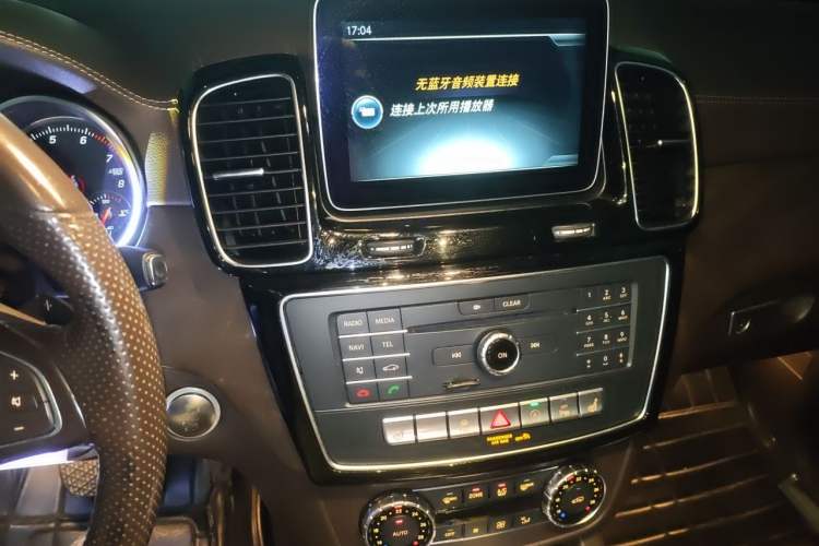 Used Mercedes-Benz GLE 2017 GLE 400 4MATIC Audio And AC Panel
