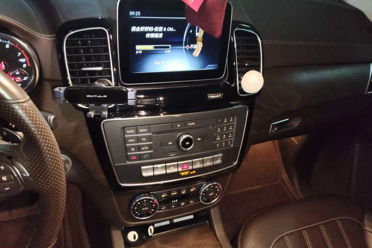 Used Mercedes-Benz GLE  Audio And AC Panel